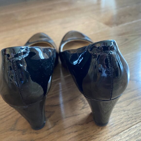 Escarpin à talon en cuir verni noir - Picture 2 of 4